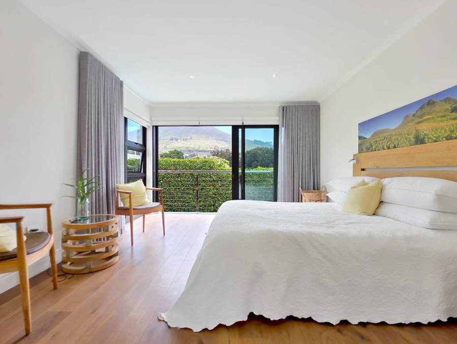 To Let 4 Bedroom Property for Rent in Oranjezicht Western Cape